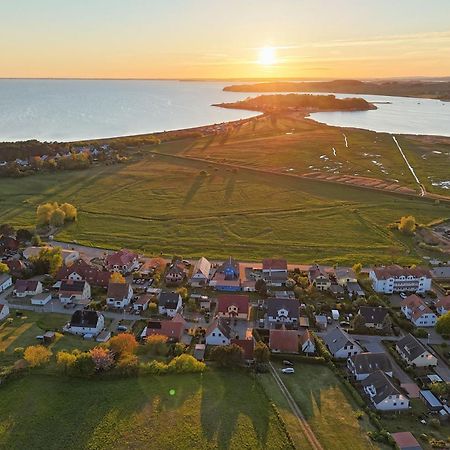 Schicke Fewo Mit Terrasse, Gratis Nutzung Vom Ahoi Erlebnisbad Und Sauna In Sellin - Haus De Niege Wech Fewo 02 Thiessow Exteriör bild
