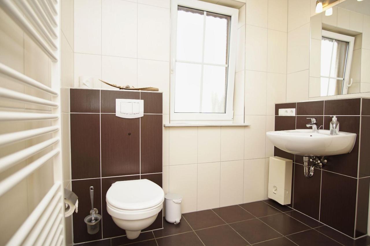 Schicke Fewo Mit Terrasse, Gratis Nutzung Vom Ahoi Erlebnisbad Und Sauna In Sellin - Haus De Niege Wech Fewo 02 Thiessow Exteriör bild